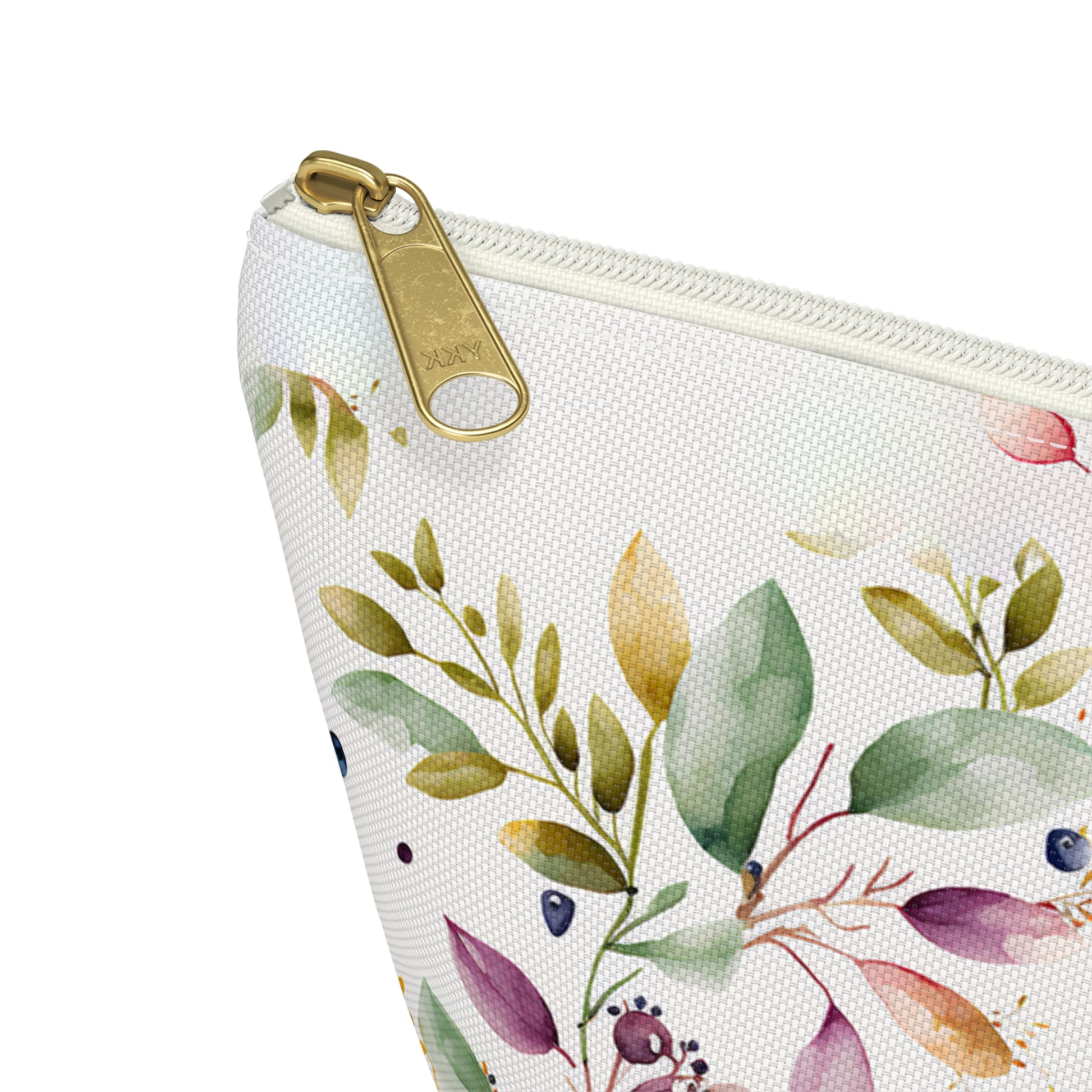 5aaf03fe-pouch