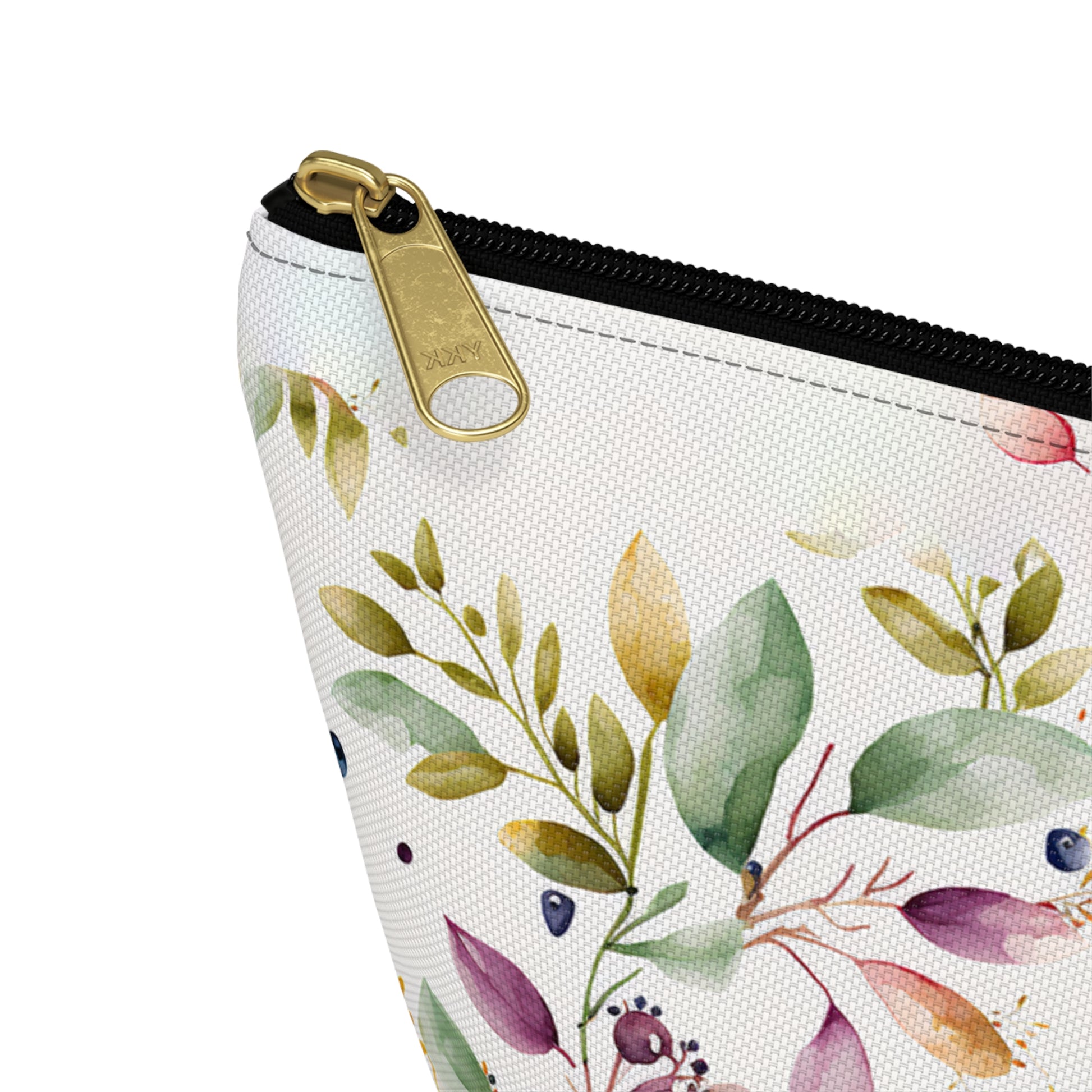 5aaf03fe-pouch