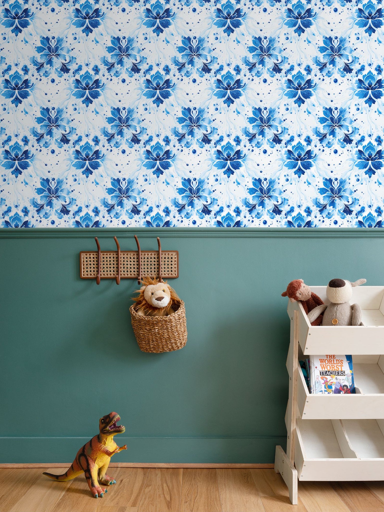 Elegant Bavarian Floral Wallpaper: Blue & White Abstract - Seamless, Traditional & Modern Design