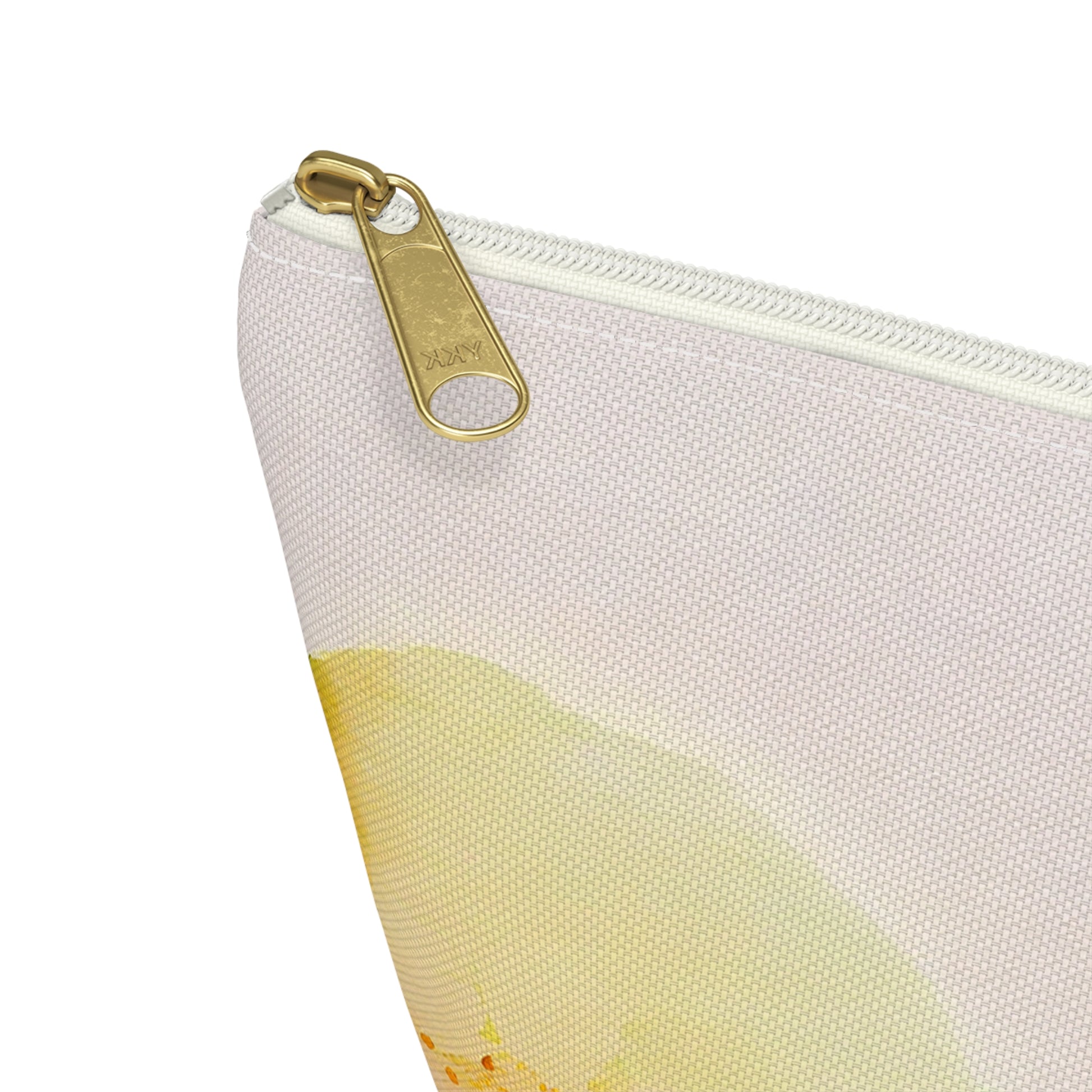 5f09e62c-pouch