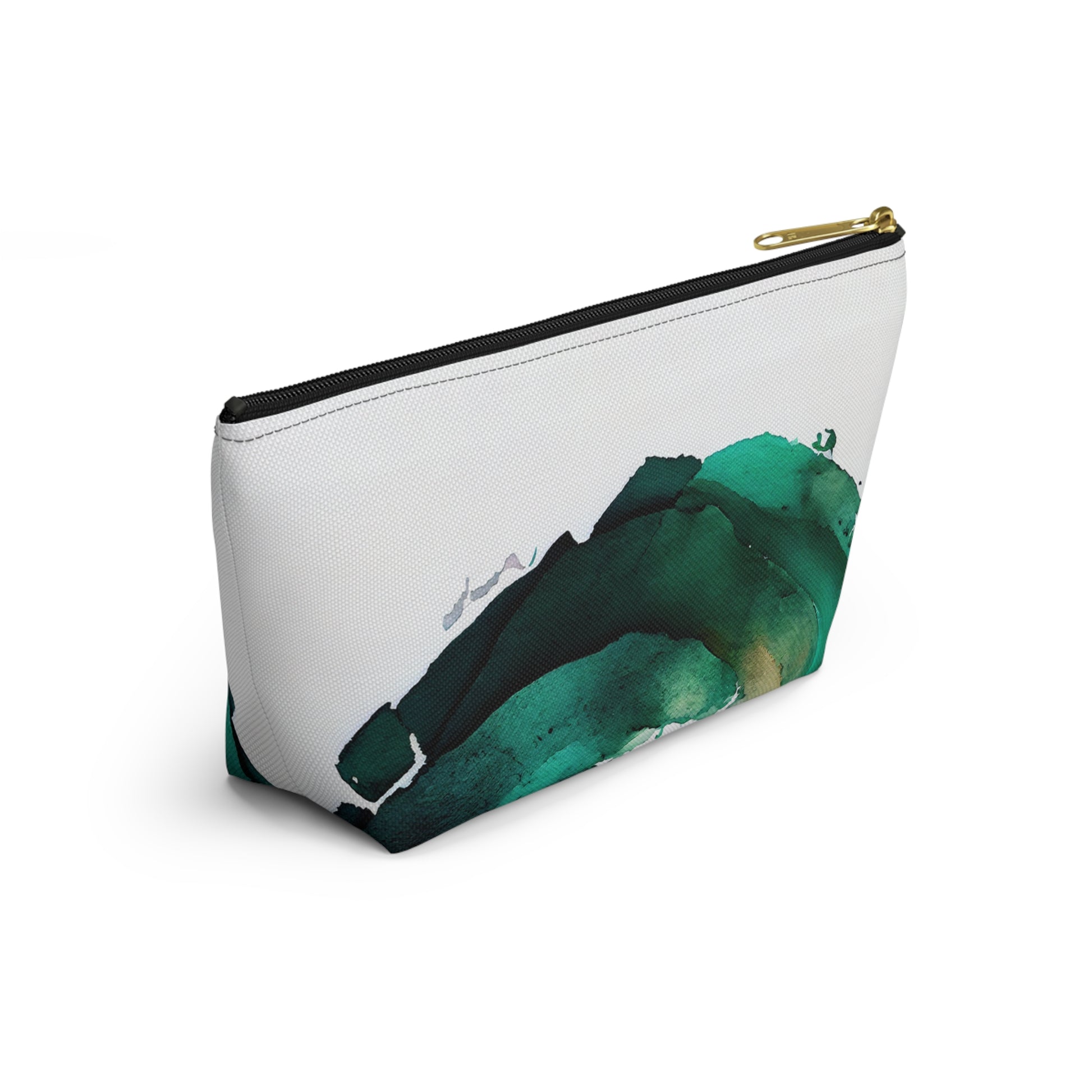 4f0971fb-pouch