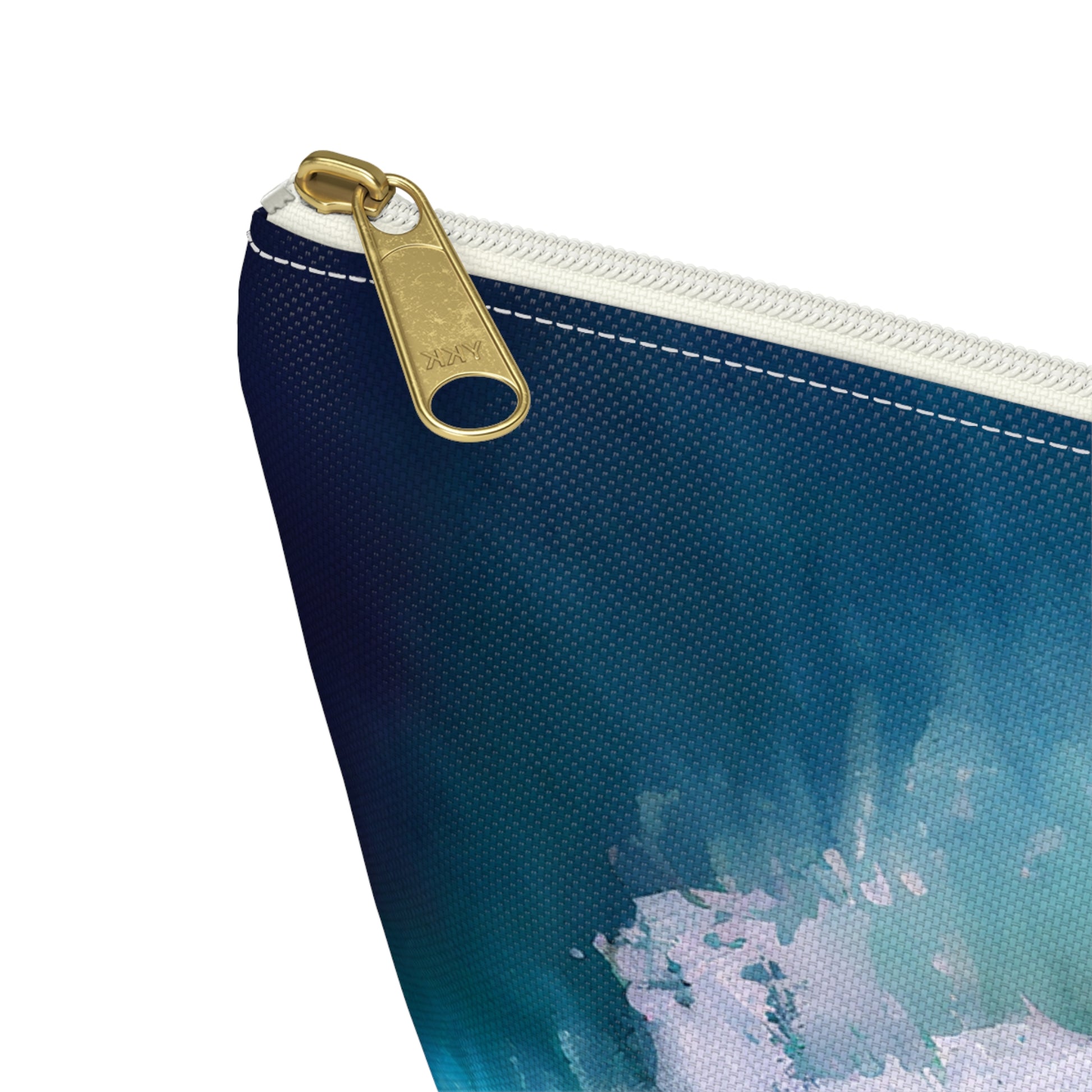 9e429b0a-pouch